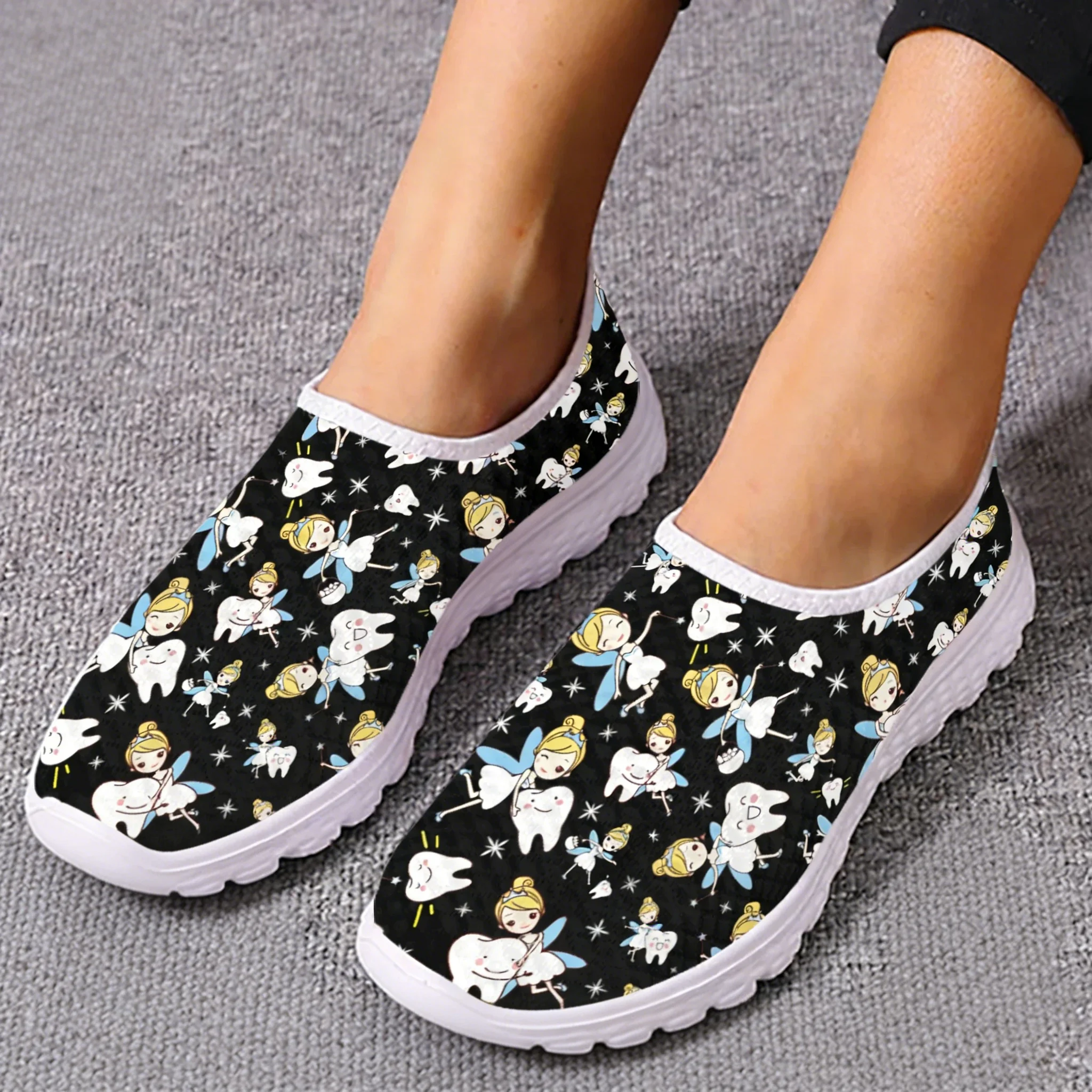 Cute Cartoon Nurse Elf/Teeth M - Women'S Shoes For Tennis 评论和价格